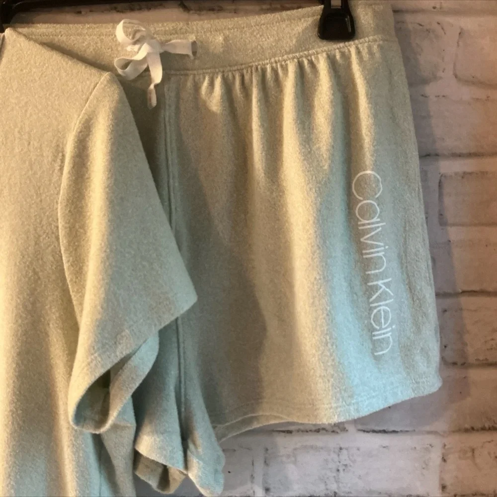 CALVIN KLEIN Women’s Size M Logo Relaxed V-neck Short Sleeve And Shorts Set - Picture 4 of 7